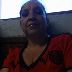 Meet your Posher, Claudia